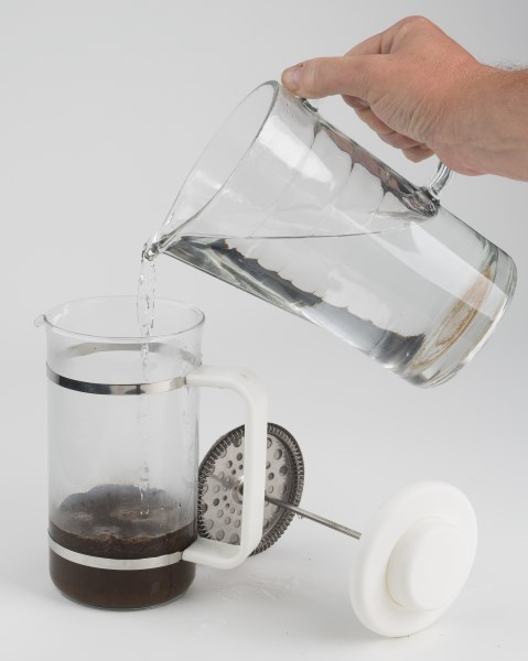 french press add water